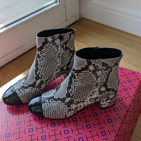 Tory Burch animal print ankle boots - Picture 5 of 14